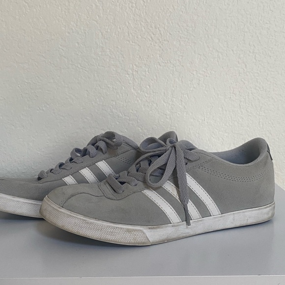 Adidas courtset Size 7 - Picture 1 of 5